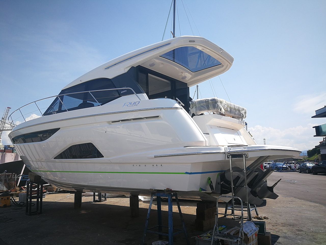 Bavaria R40 Coupe - 2025