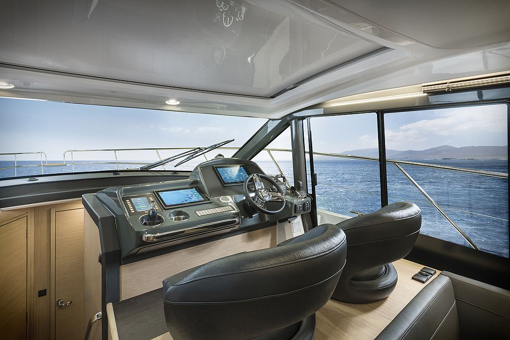 Bavaria R40 Coupe - 2025