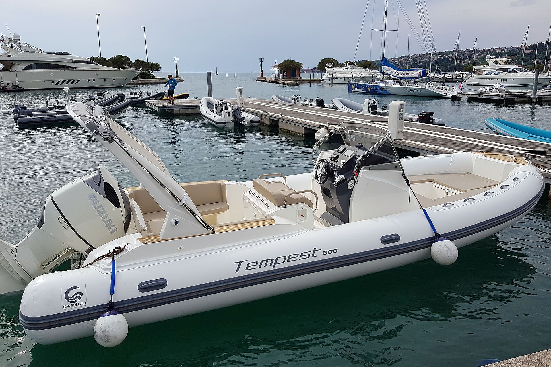 Capelli Tempest 800 + suzuki 350 - 2018