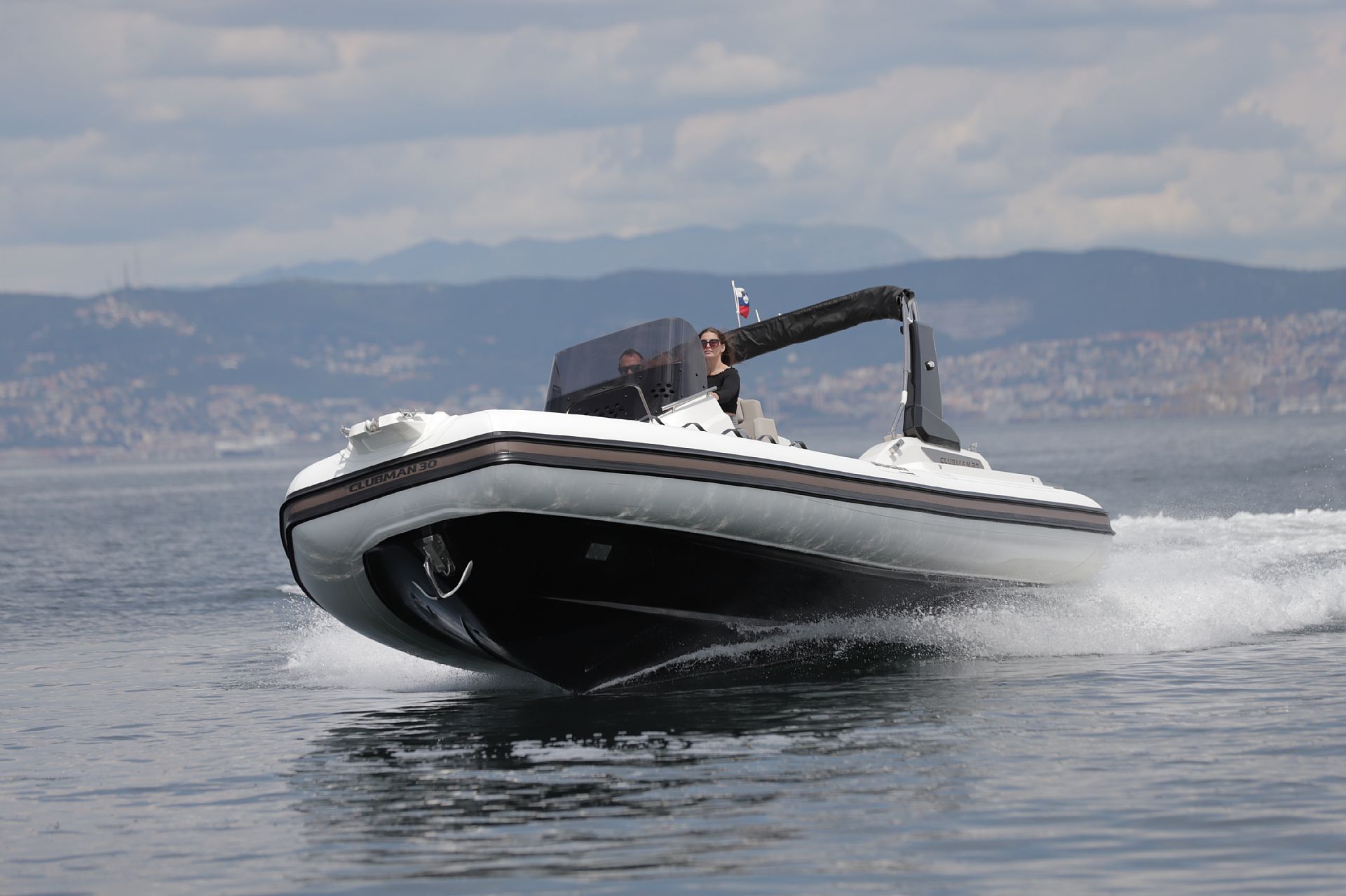 Joker boat Clubman 30 + Honda F250 Twin - 2023