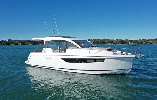 Sealine C3302016 for sale: 278000.-EUR