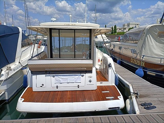 Jeanneau NC332020 for sale: 298700.-EUR