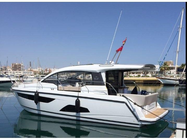 Sealine C3302015 for sale: 229000.-EUR