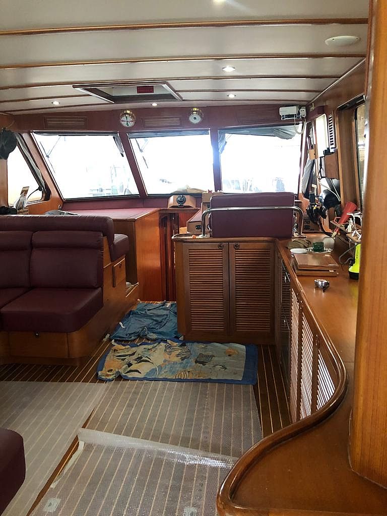 Alaska 17 Sedan - 2001 - for sale call for a price 