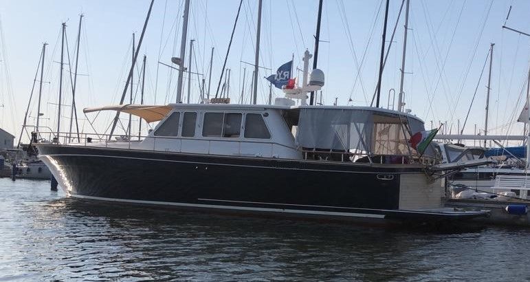 Alaska 17 Sedan - 2001 - for sale call for a price 