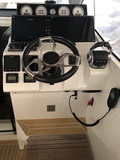 Sealine S330 - 2019