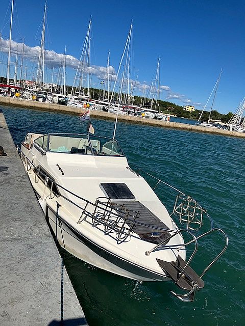 Avtodom v raun za Sea Ray 225 exspress 225 - 1988