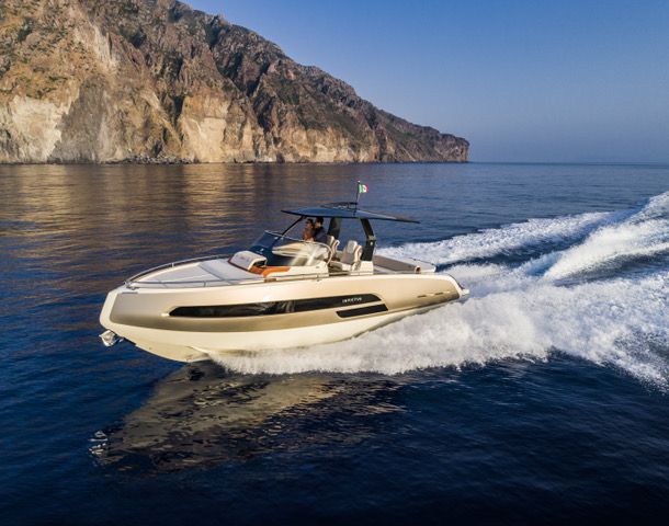 INVICTUS GT 320 - 2025