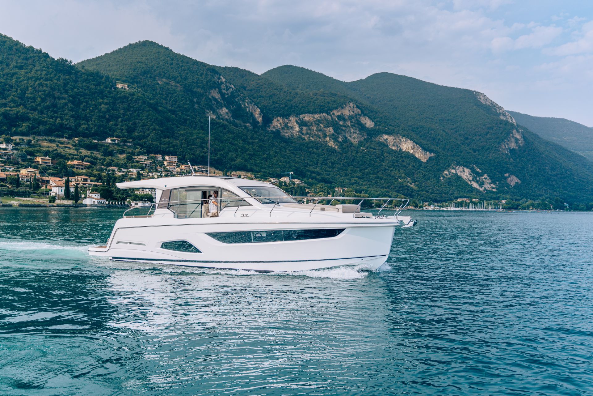 Sealine C390 - 2024