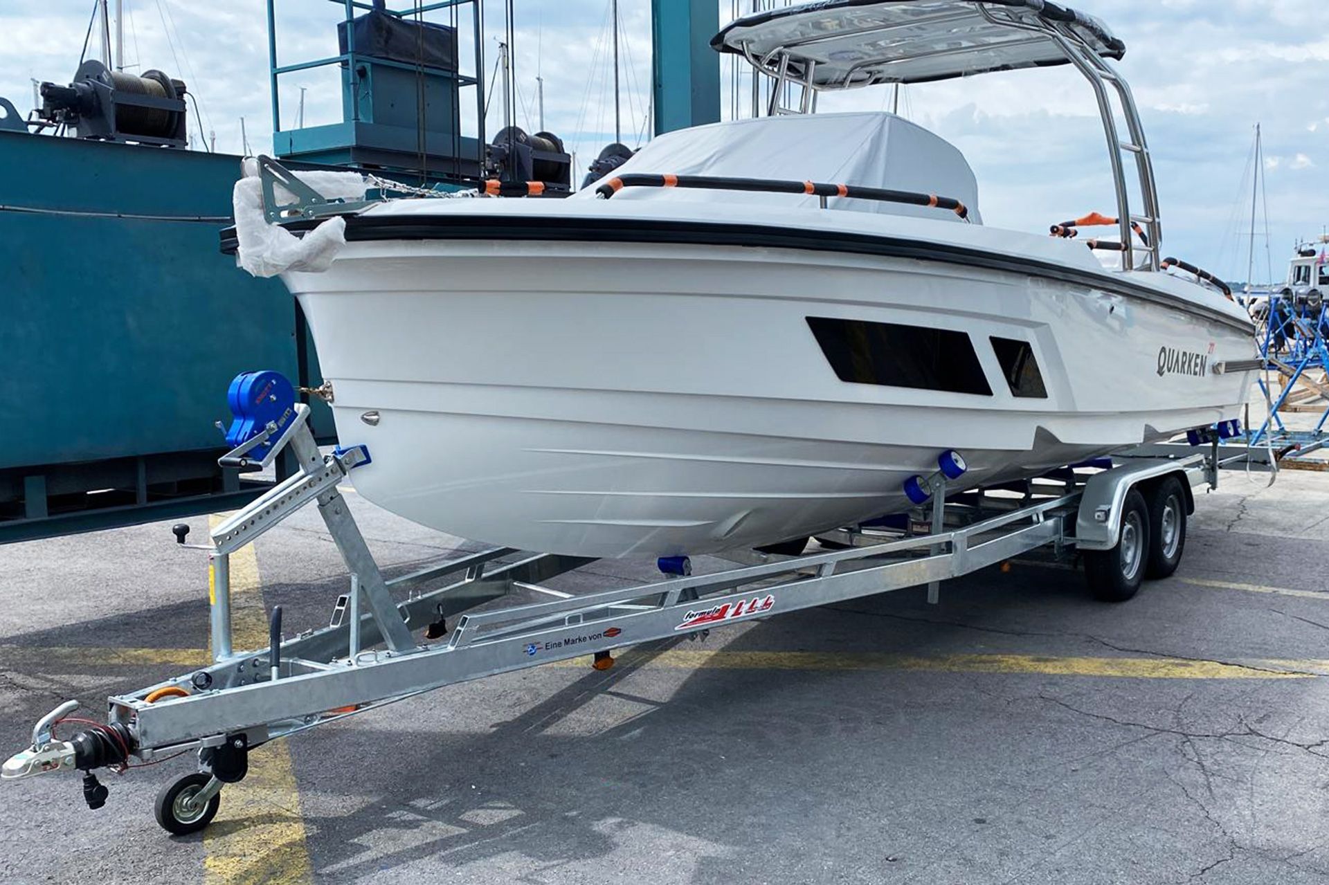 Quarken 27 T-Top   Prikolica - Samo 50 delovnih ur - 2024