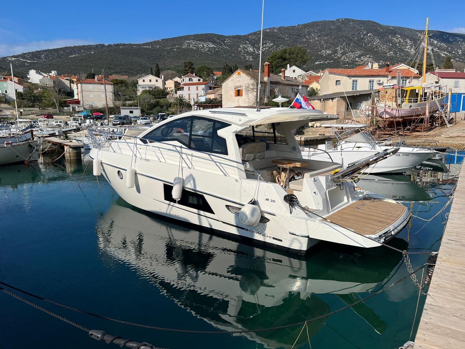 Cranchi M38 HT - 2015