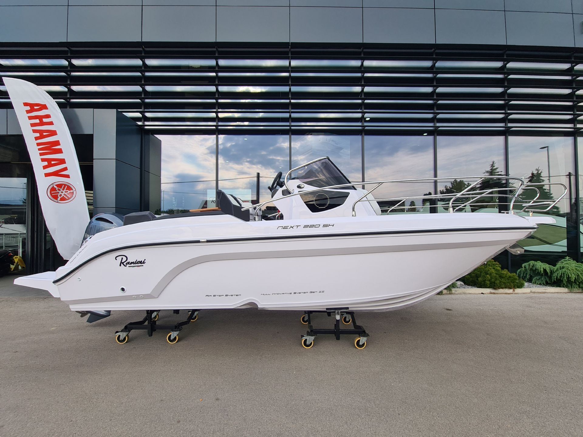 Ranieri International NEXT 220SH + YAMAHA F200DBW - SUPER AKCIJA - 2025