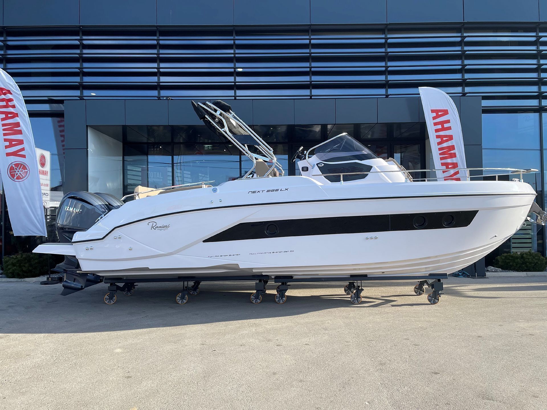 Ranieri International Next 285 LX + 2x Yamaha F250XCB - NA ZALOGI - 2024
