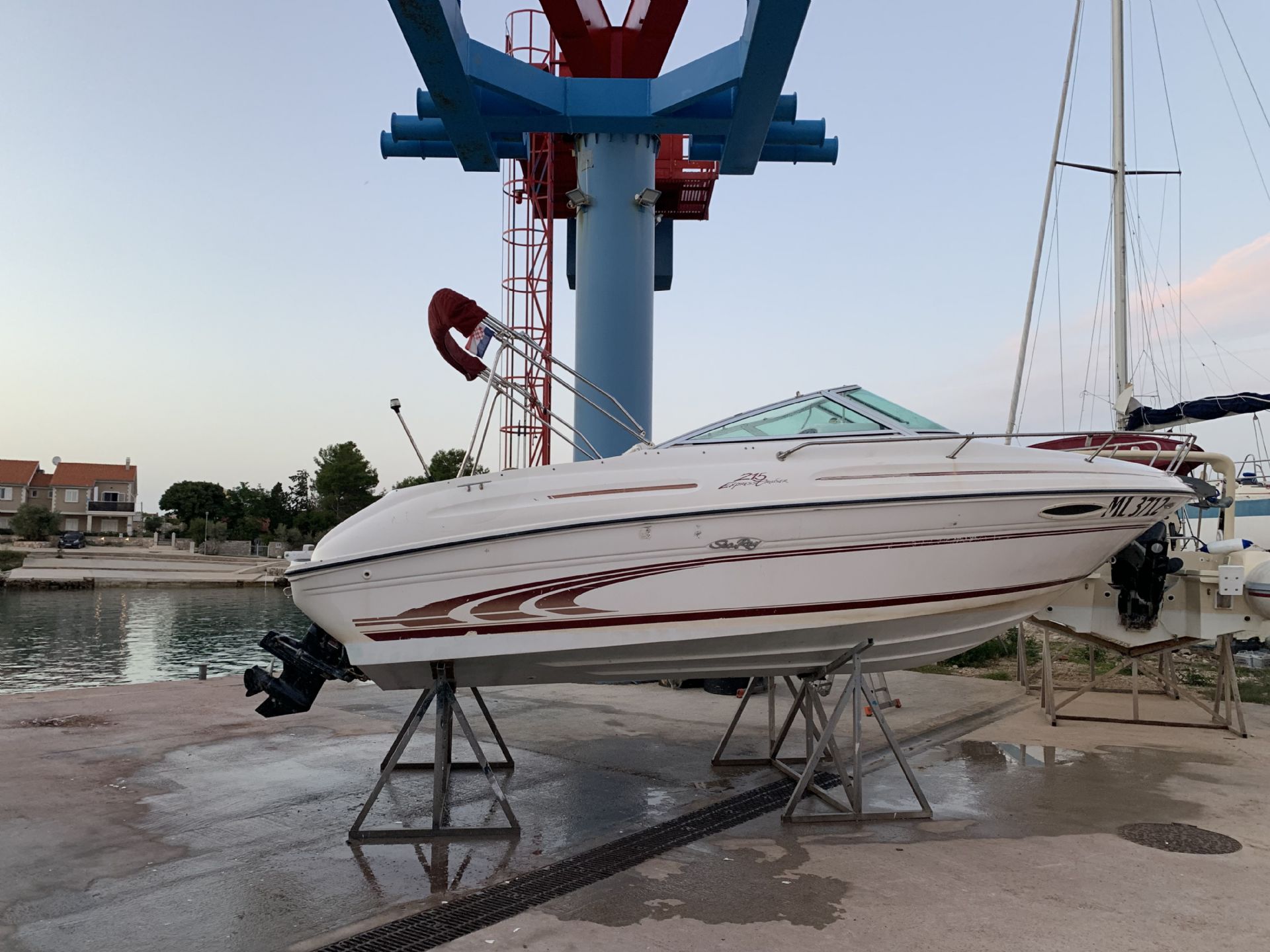 Sea Ray Express Cruiser 215 - 1997