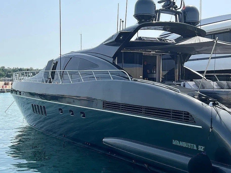 Mangusta Yachts 92 - 0