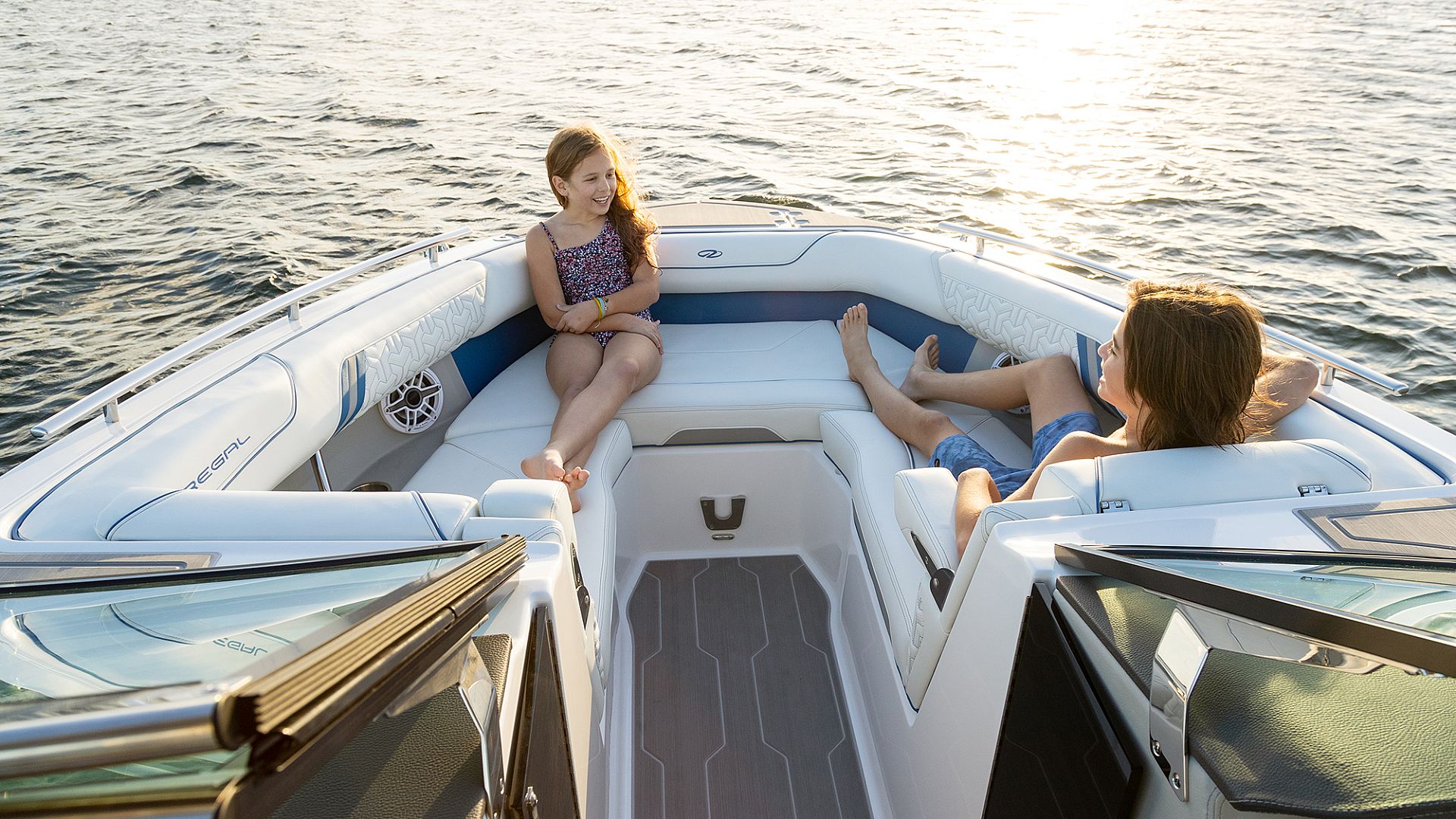 Regal LS9 Ultimate Bowrider - 2025