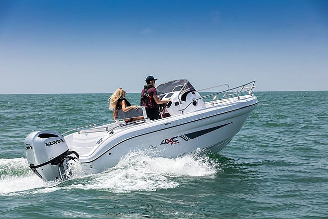 4XC Ranieri International+Honda BF200 NA STANJU H22 SD Sundeck - 2025