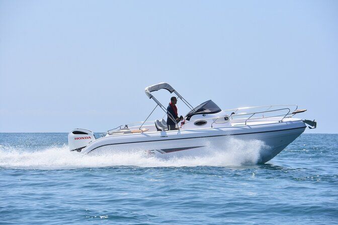 4XC Ranieri International H26 SD Sundeck + HON... - 2026 - for sale: 60000.-EUR