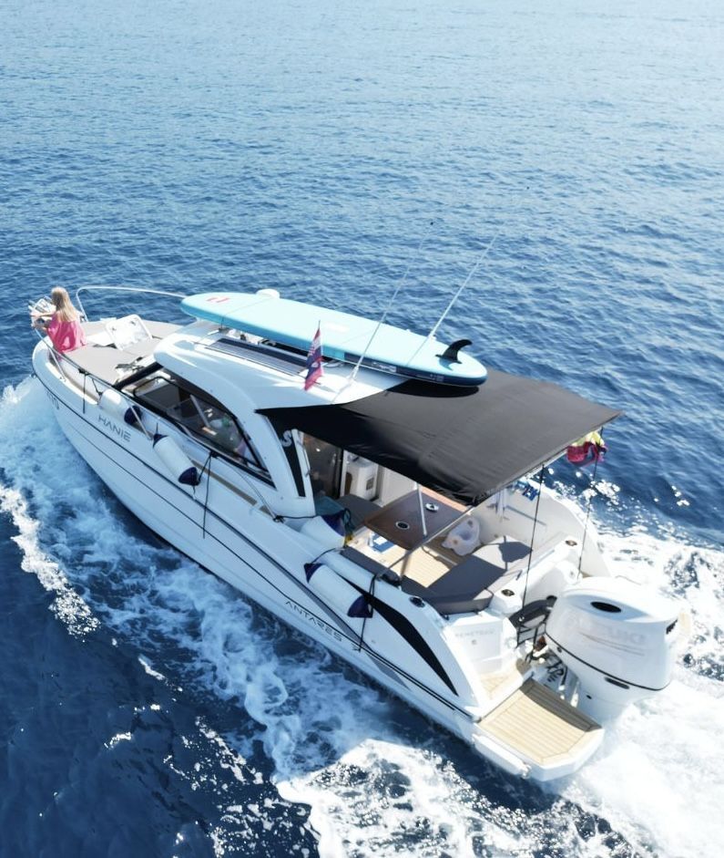 Beneteau Antares 7 OB SUZ200 TOP OPREMA - 2022