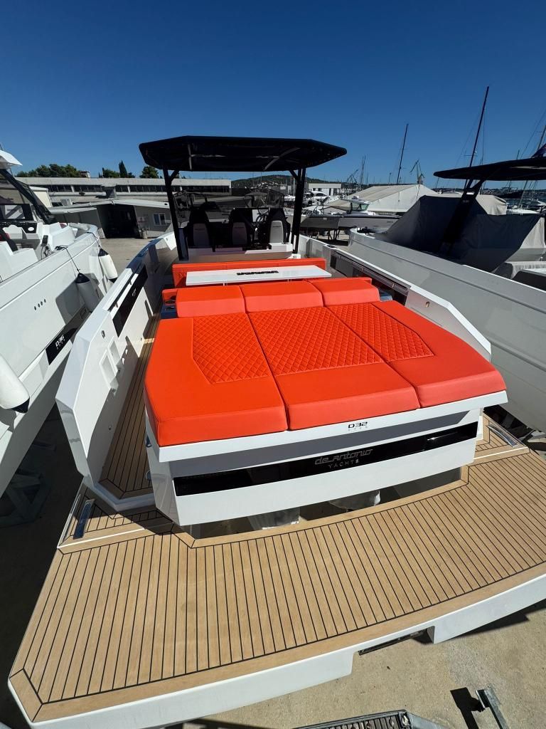 De Antonio Yachts D32 Open - 2025