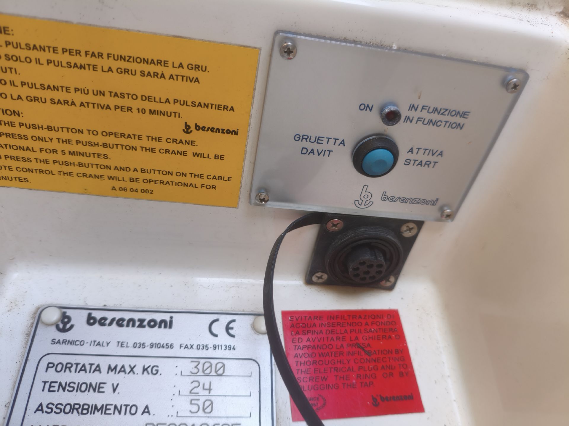 Besenzoni brodska dizalica Besenzoni G309 - 2008