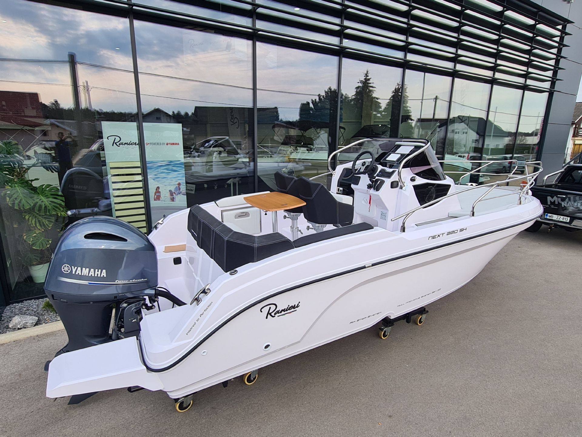 Ranieri International NEXT 220SH + YAMAHA F200DBW - 2025