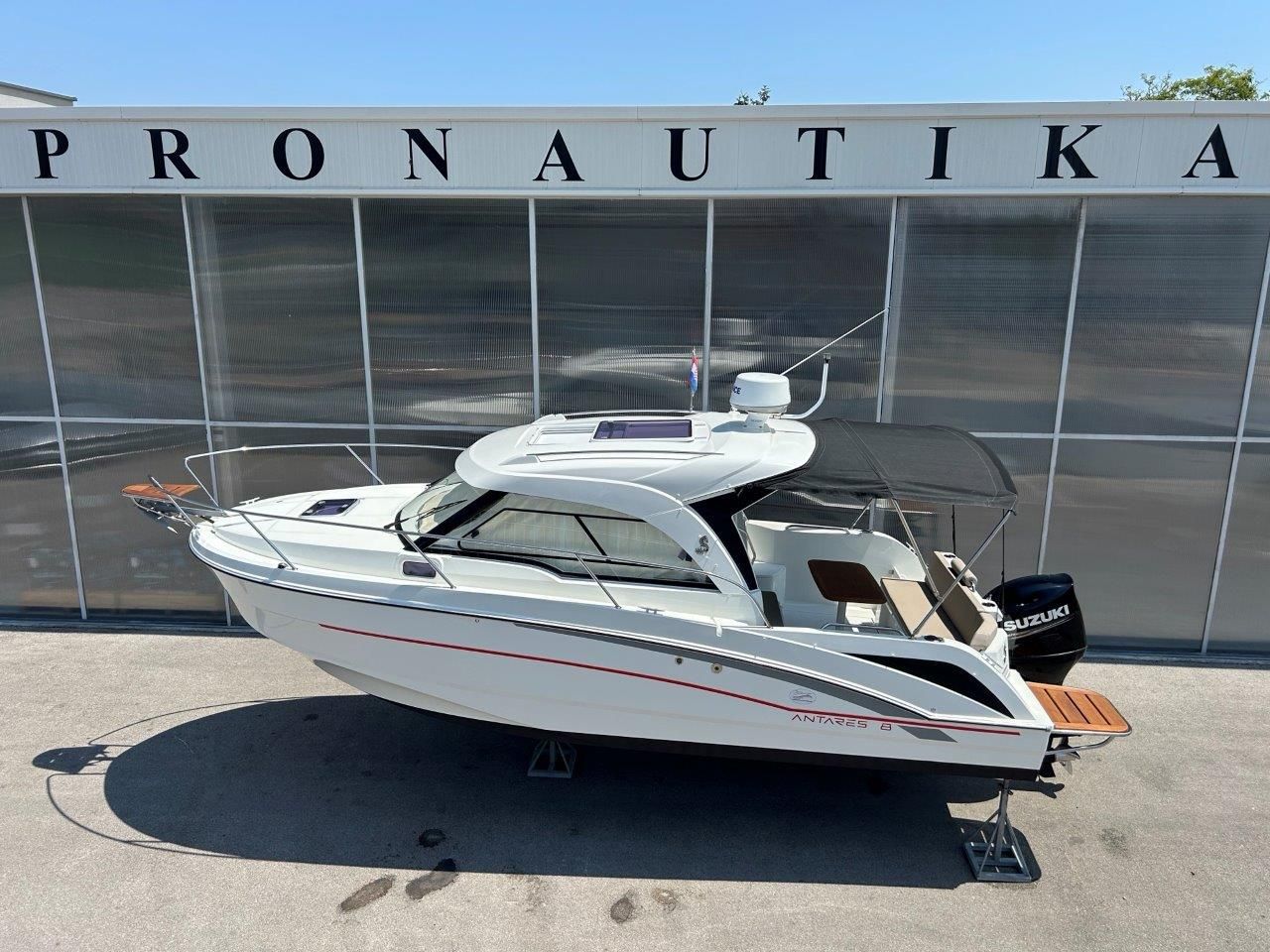 Beneteau Antares 8 OB - 2018 - for sale: 74999.-EUR
