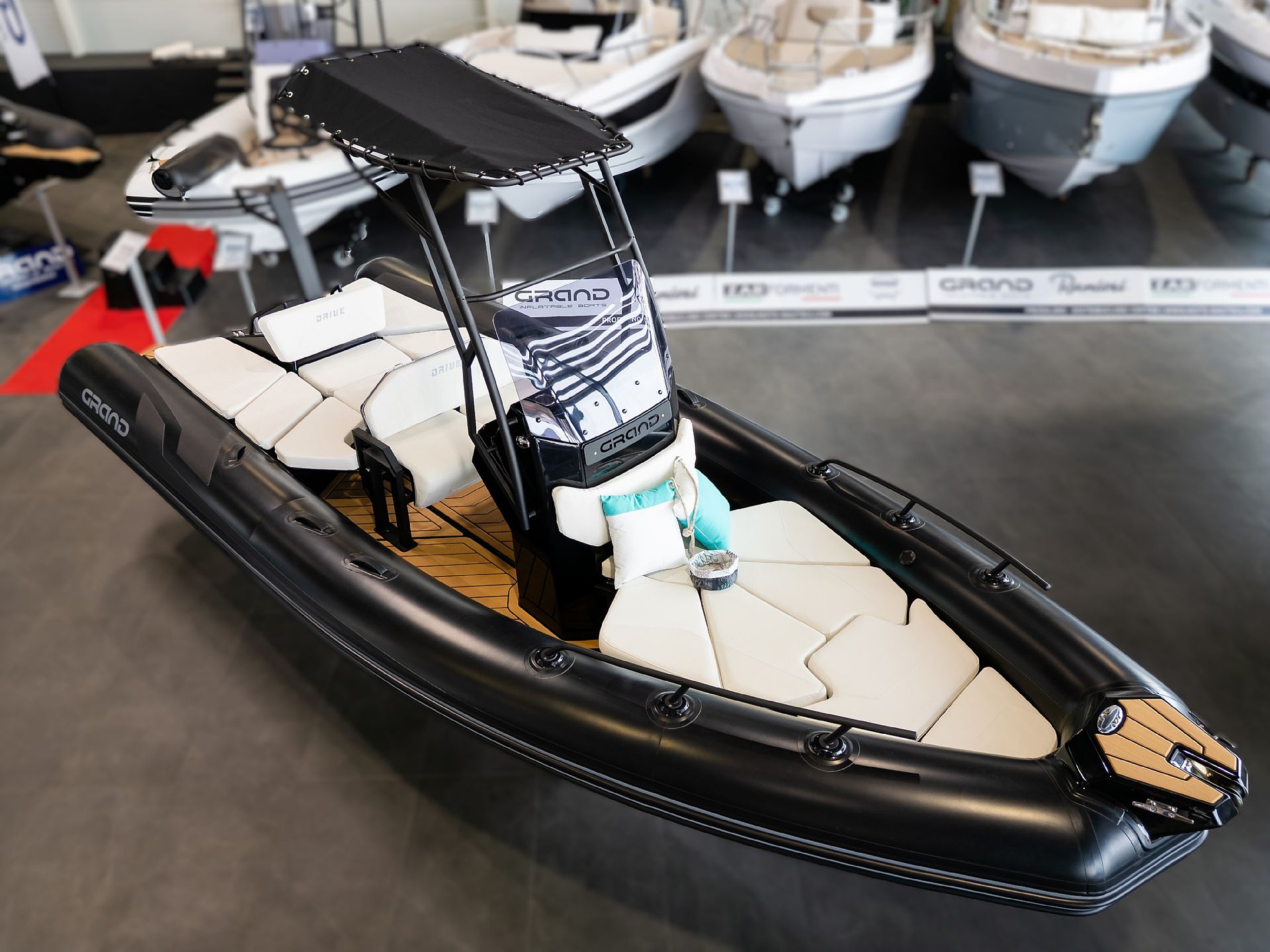 Grand D600HGLF Black White NA ZALOGI - 2025