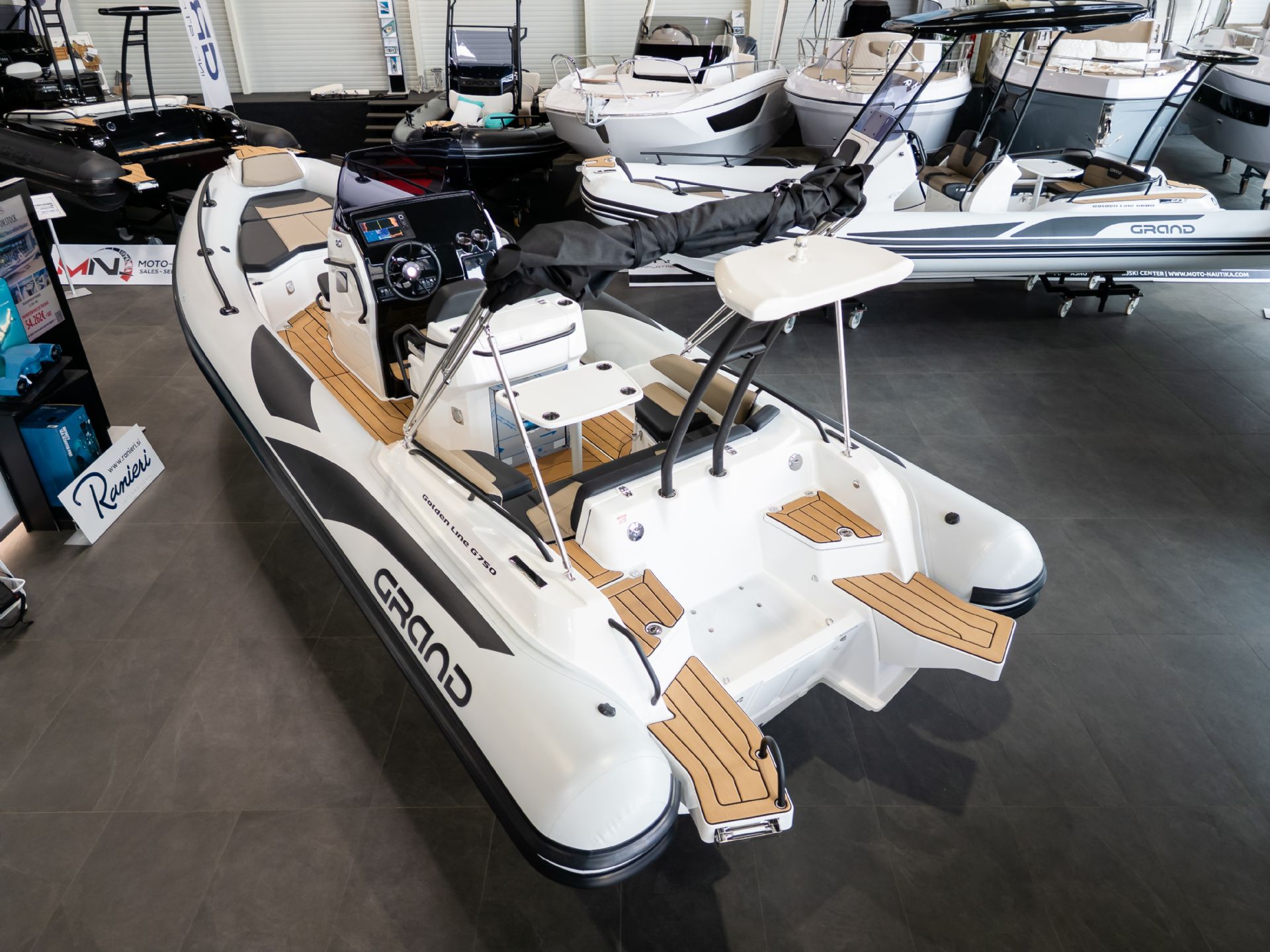 Grand G750HGLF Decor White NA ZALOGI - 2025