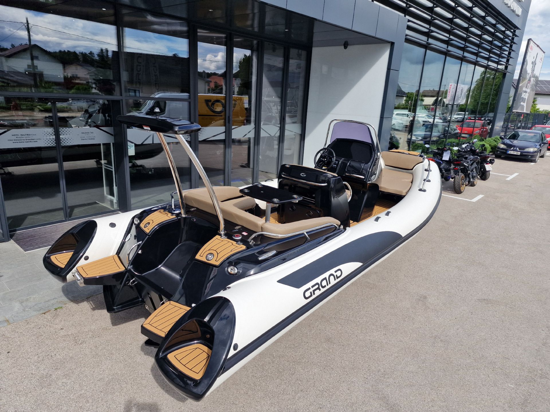 Grand G650HGLF Off White NA ZALOGI-Odprodaja zadnji kos - 2025