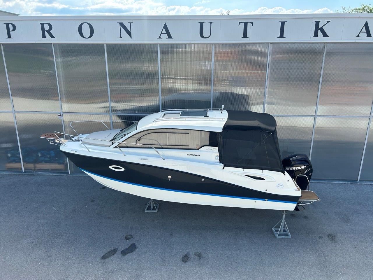Quicksilver 705 Active cruiser - 2012