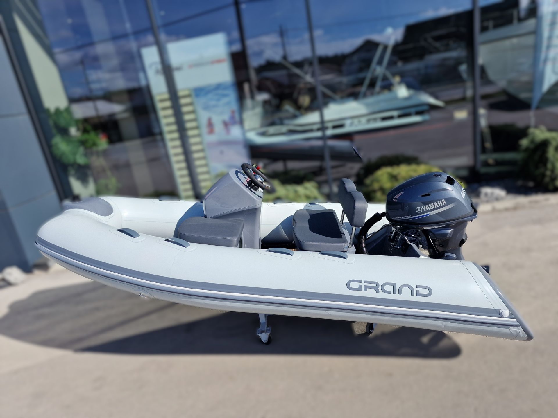 Grand S330HL Hypalon + Yamaha F20 NA ZALOGI - 2025