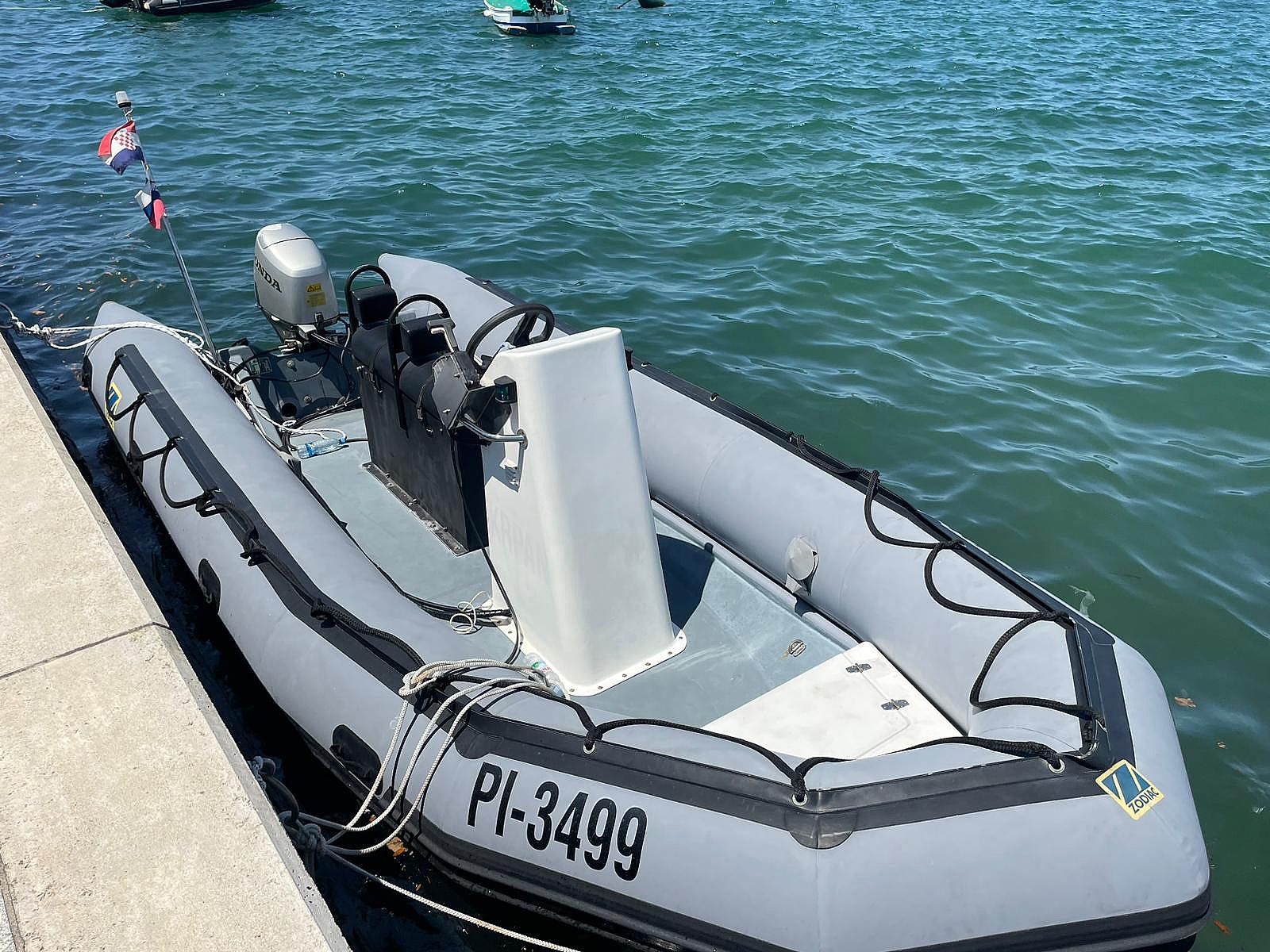 ZODIAC 550 SRMN + PRIKOLICA - 2000