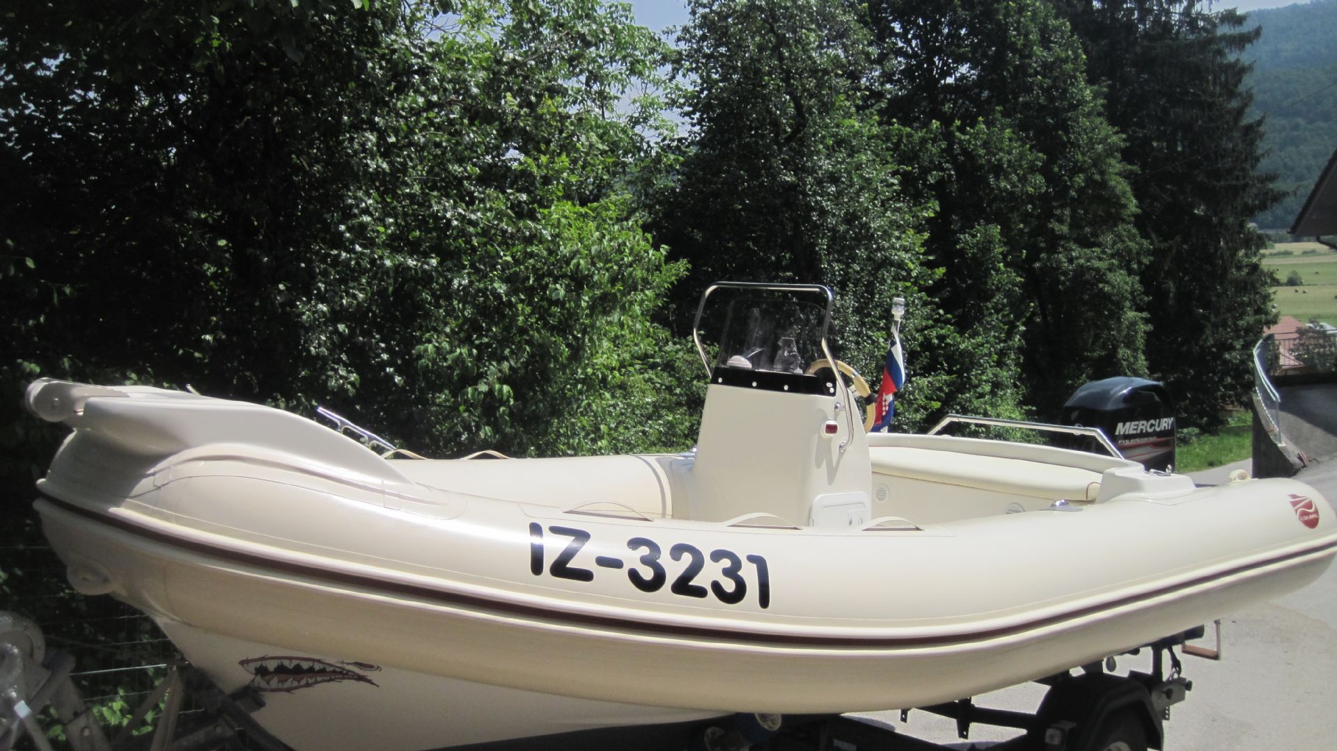 Colbac Shark 520 - 2015