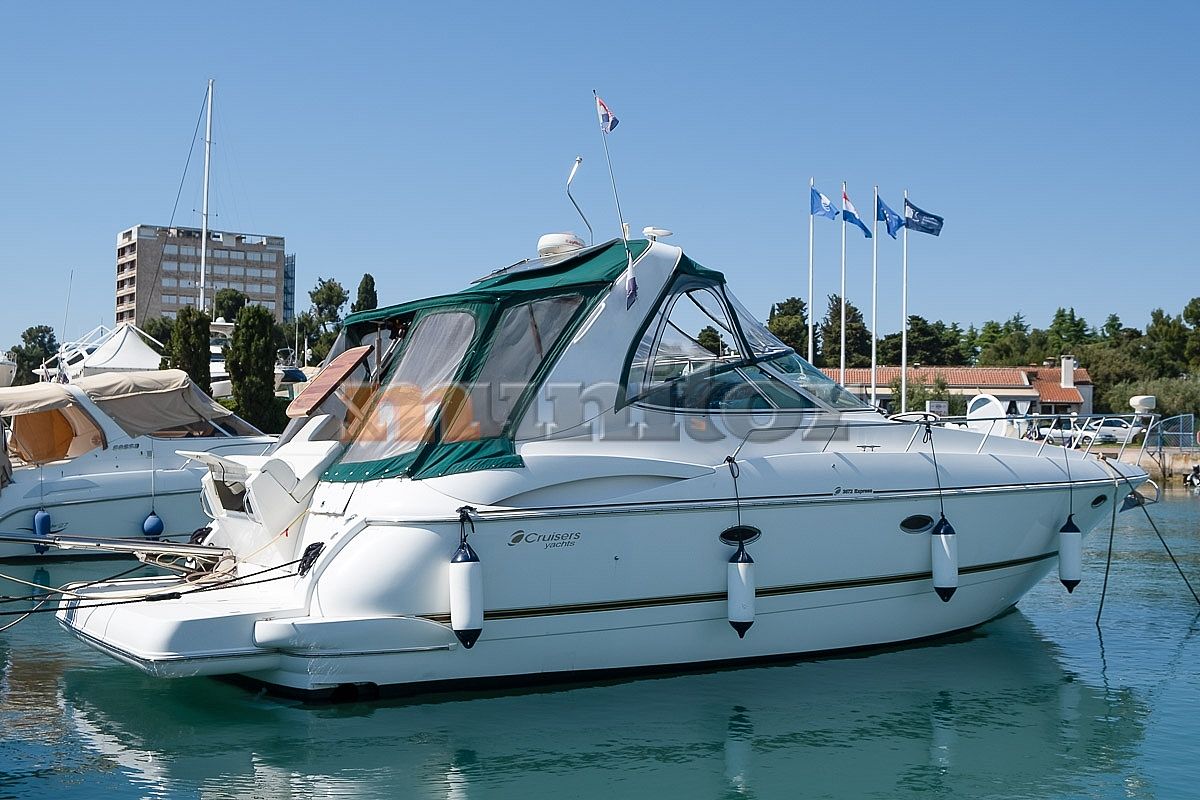 Cruisers Yachts CRUISERS Yachts 3672 - 2000
