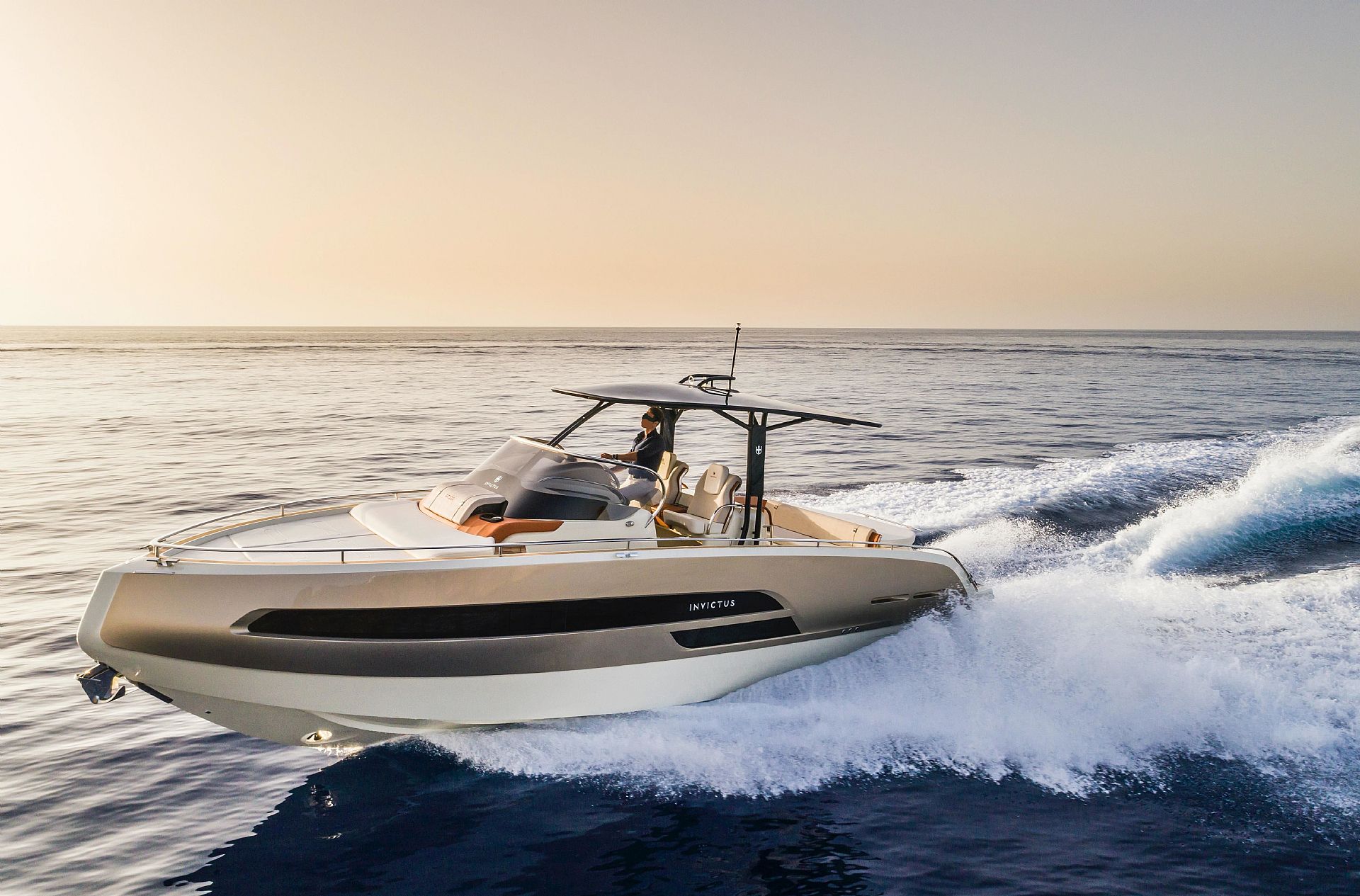 Invictus GT 370 S - 2020