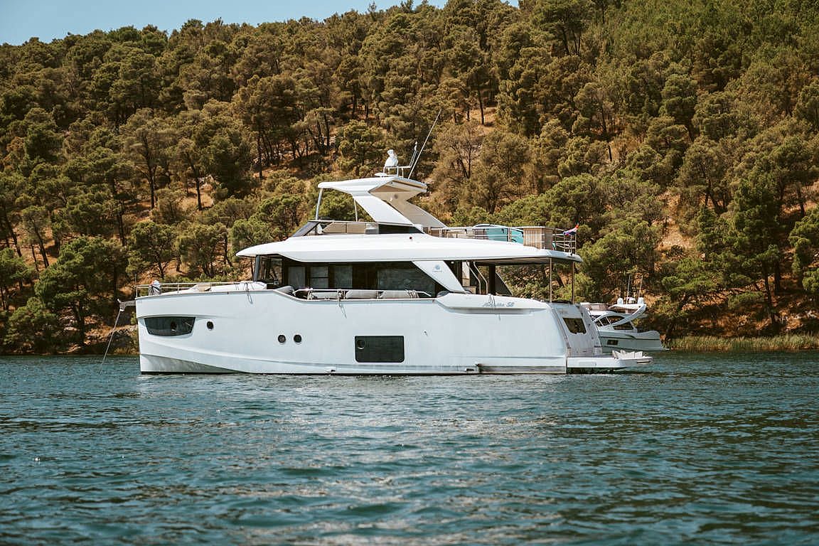 Absolute Navetta 58 - 2017