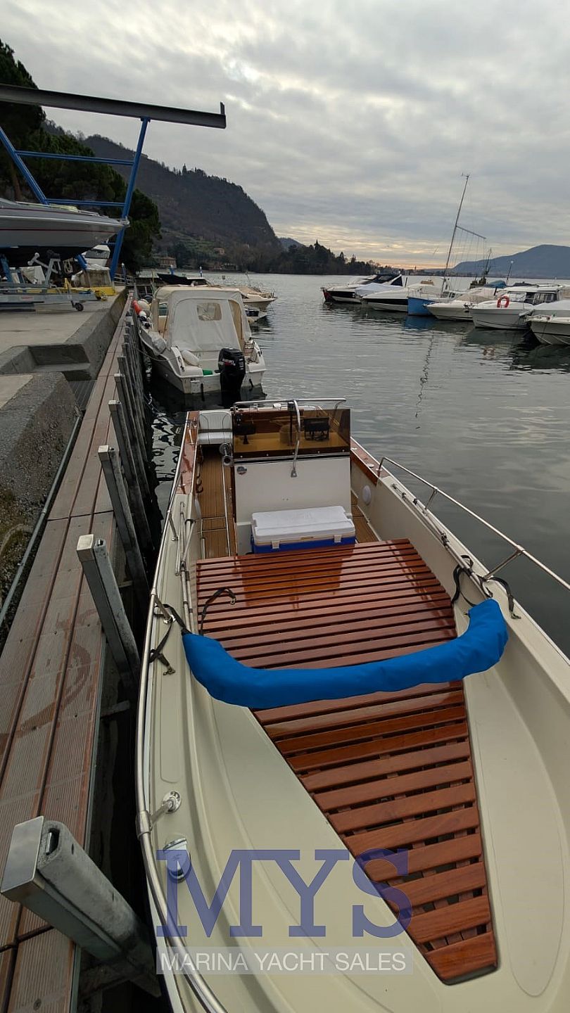Boston Whaler 22 Outrage - 1988