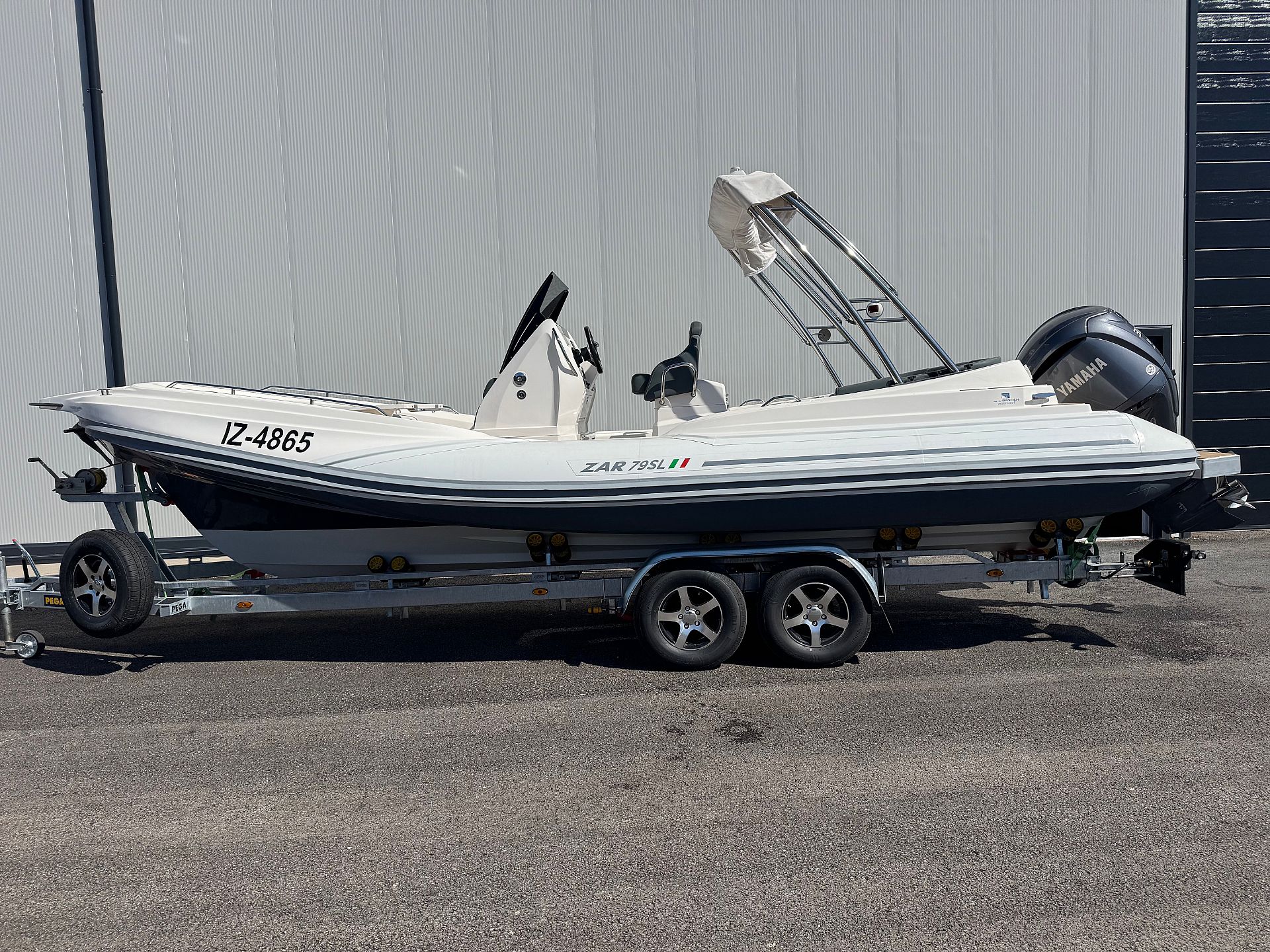 ZAR 79 SPORT LUXURY  YAMAHA 300KM VSE 2022 VRHUNSKI - 2022