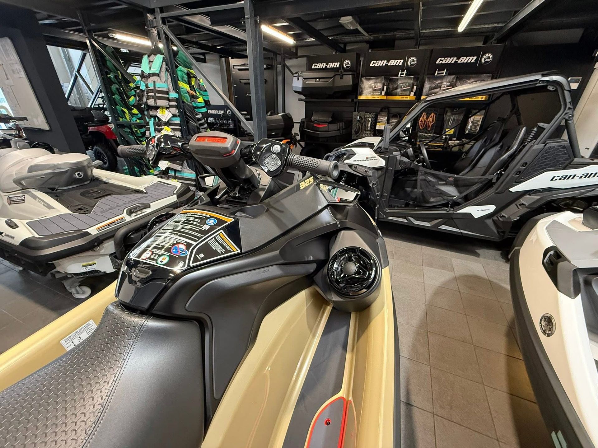 SeaDoo NA VOLJO SEA DOO RXT-X RS 325 (Tech Package) - 2025