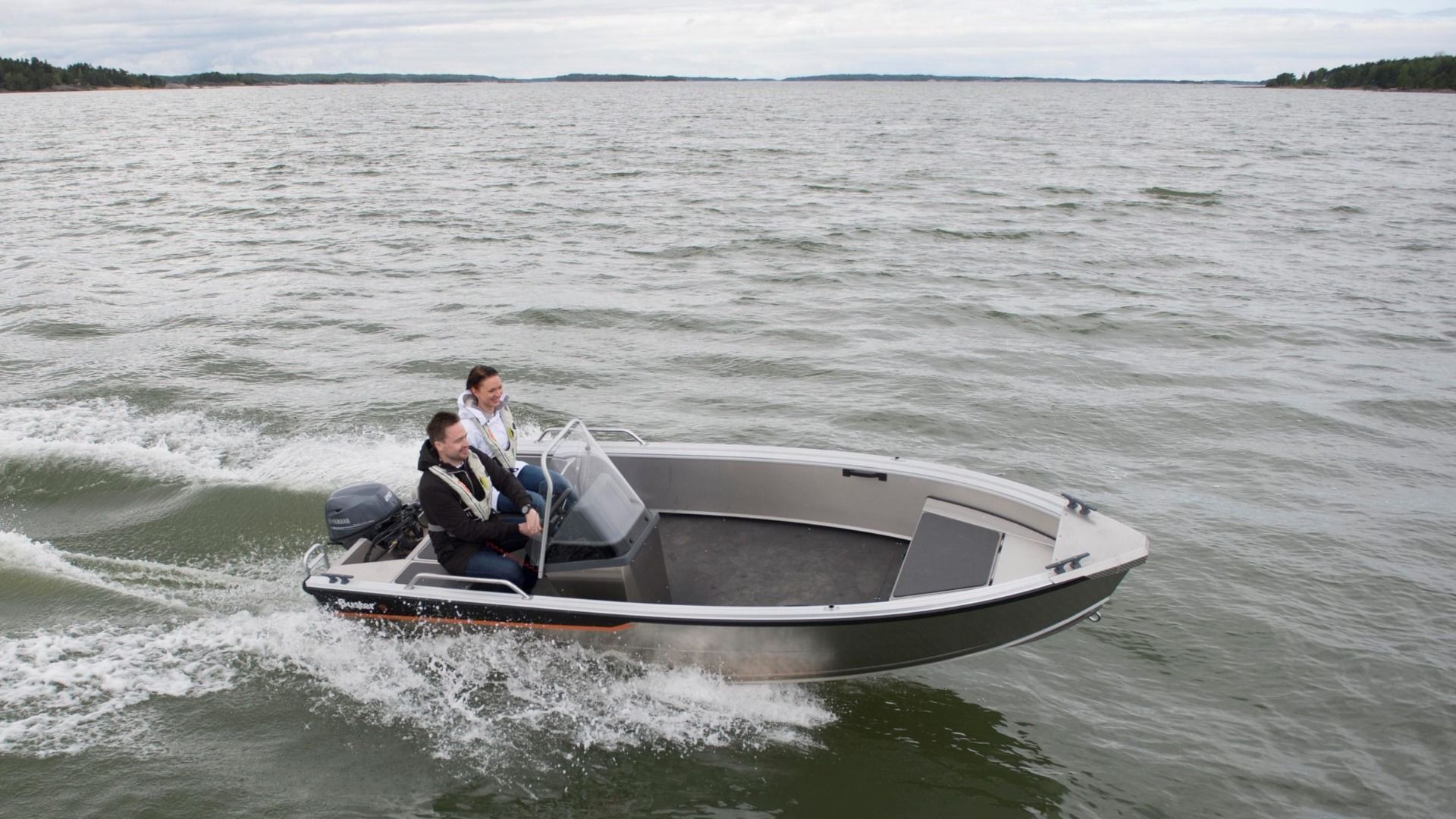 BUSTER S1-ALU   YAMAHA F30 BETL  - NOVOST NA NA�EM TRGU - 2025