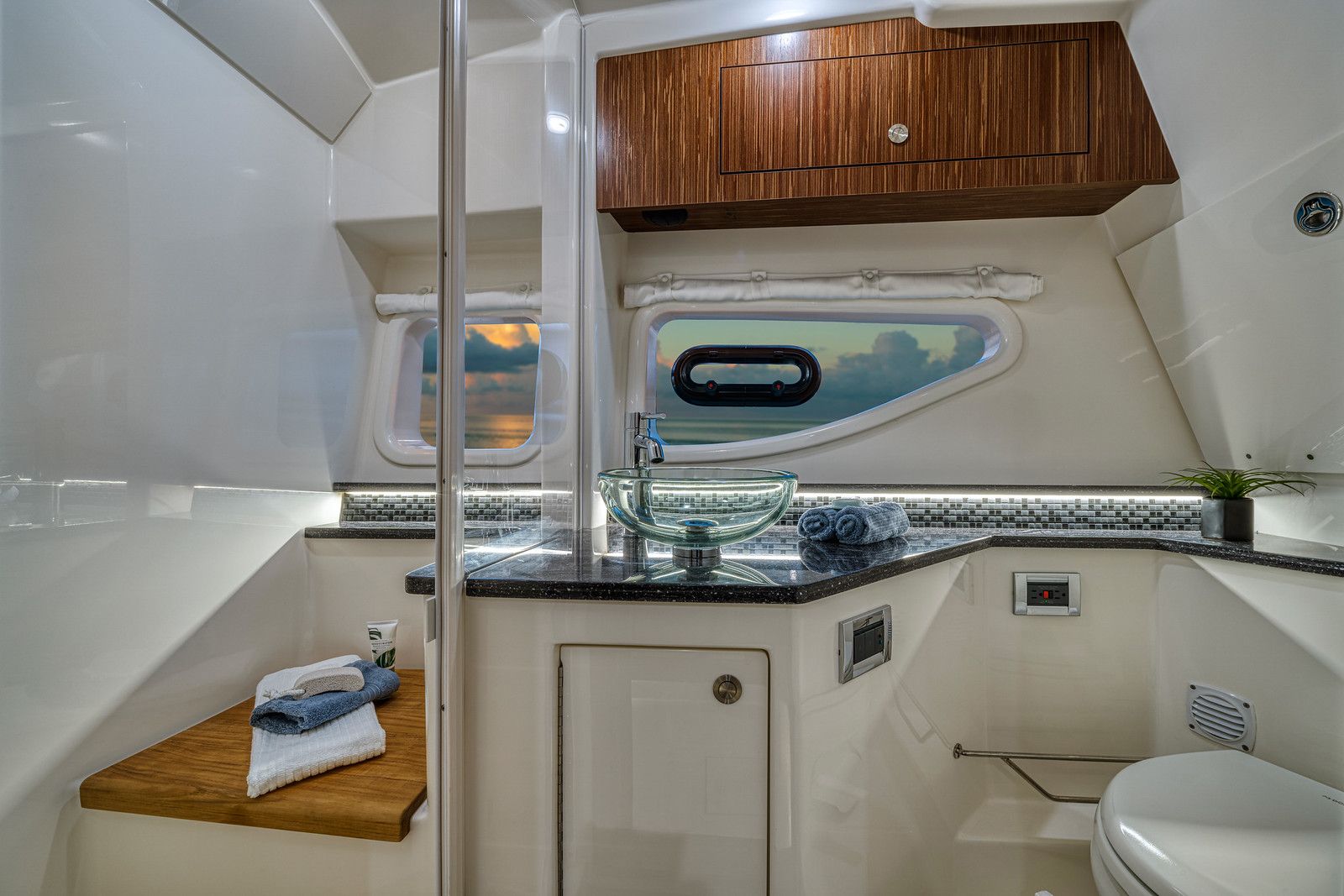 Sea Ray 370 Sundancer - 2025