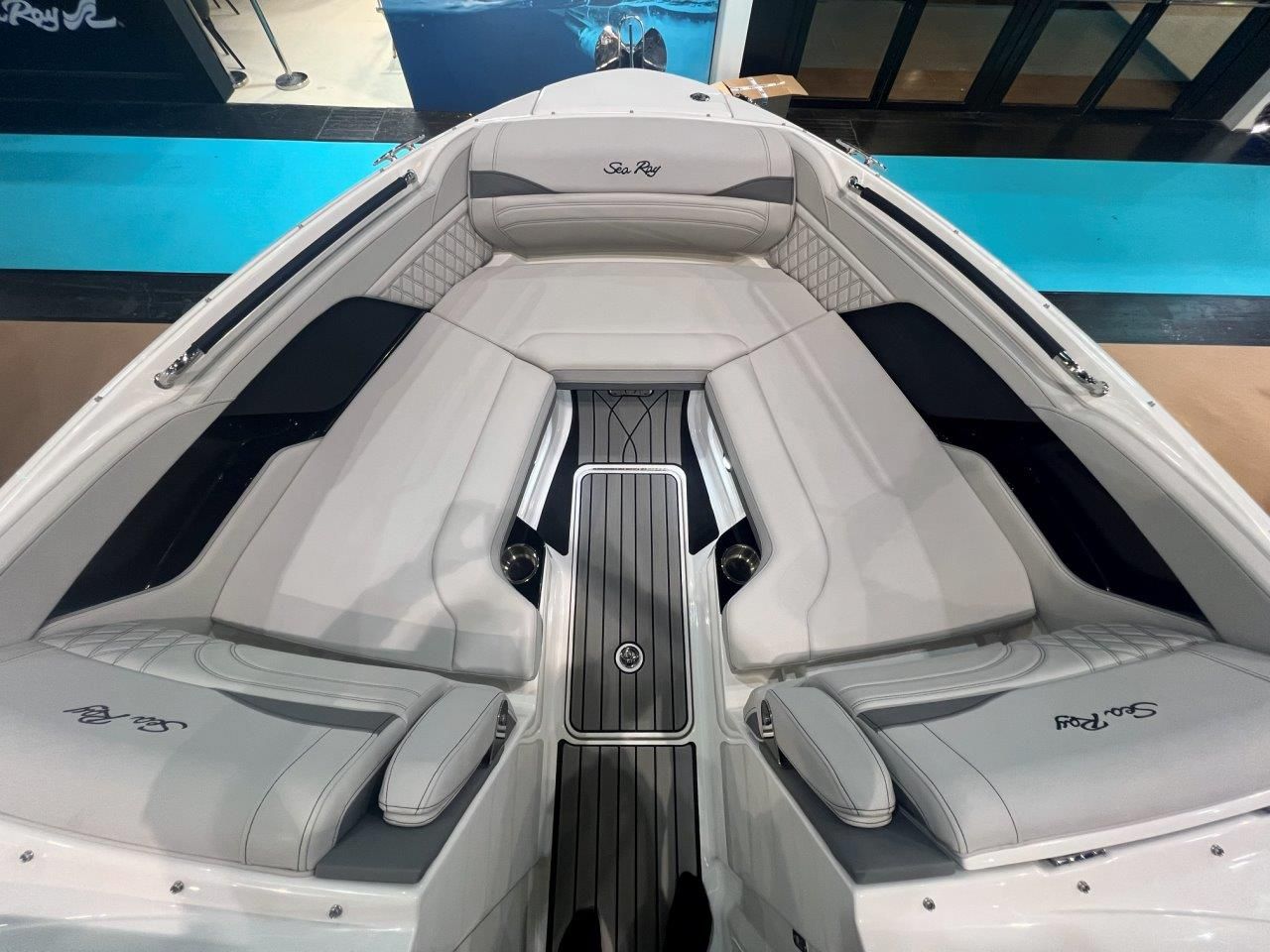 Sea Ray 260 SLX - SERIJA EXCLUSIVE - 2026