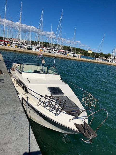 Sea Ray 225 Express - 2025