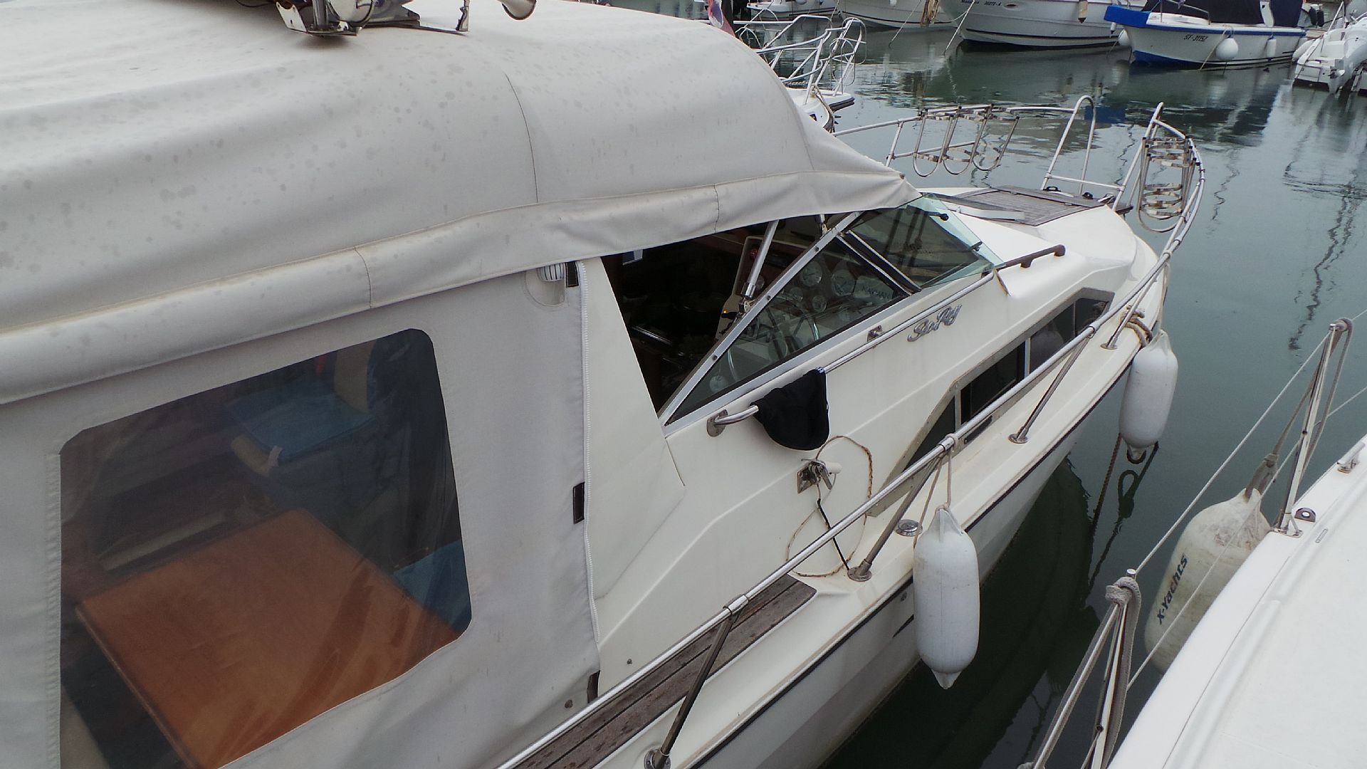 Sea Ray 225 Express - 2025