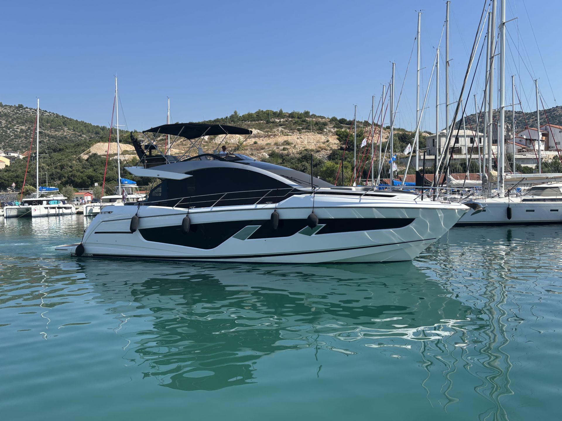 Sunseeker Predator 65 - 2022 - for sale: 1975000.-EUR