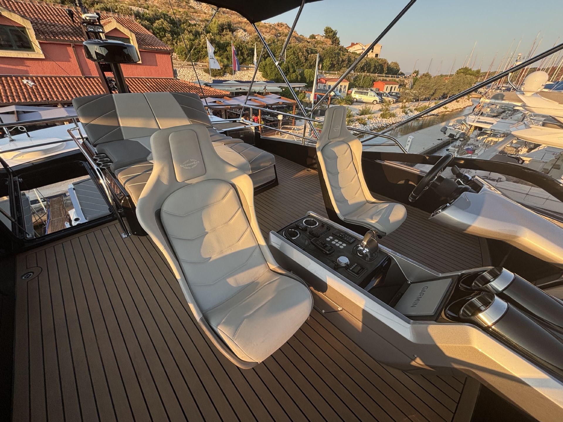 Sunseeker Predator 65 - 2022 - for sale: 1975000.-EUR
