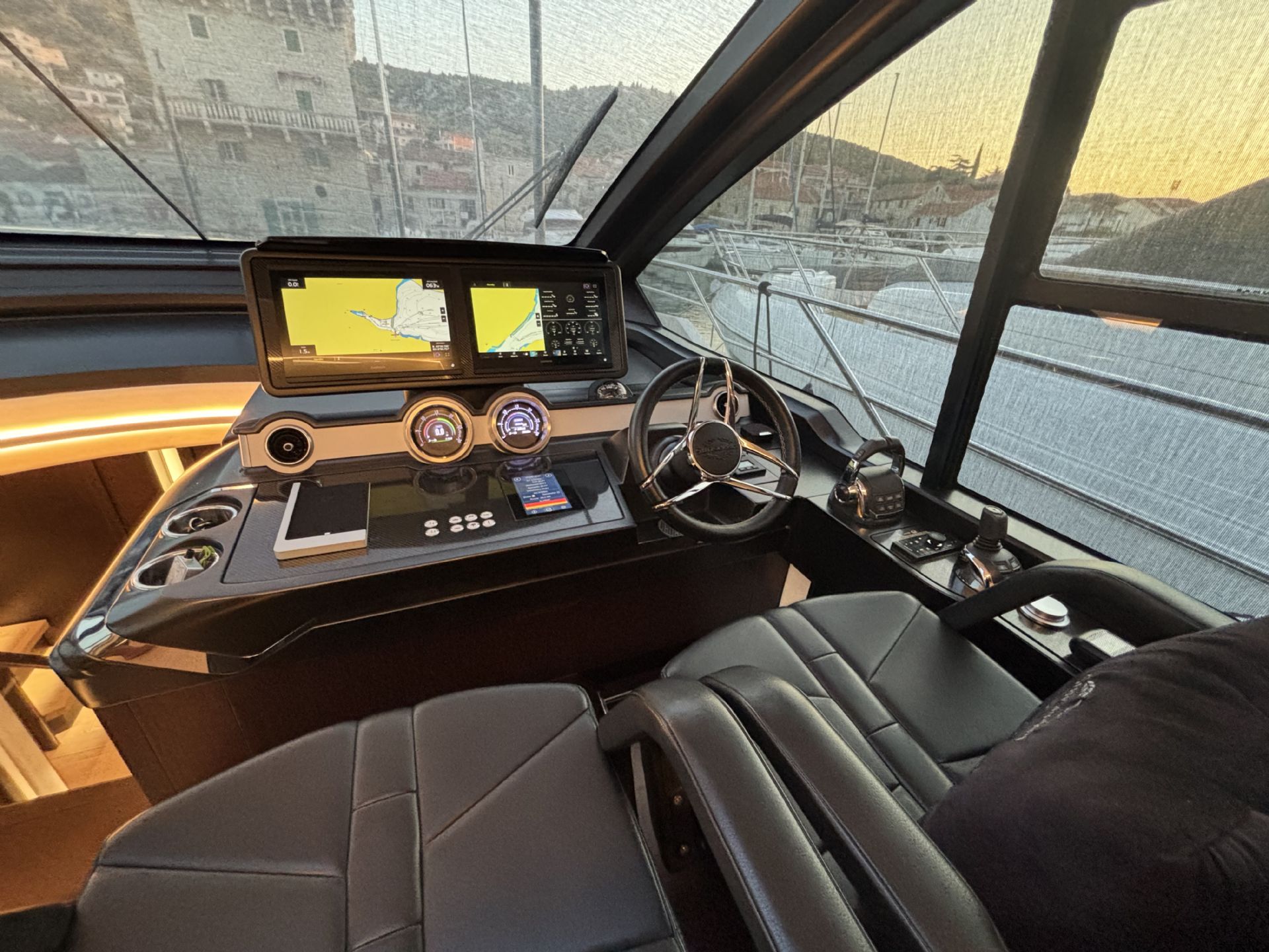 Sunseeker Predator 65 - 2022 - for sale: 1975000.-EUR