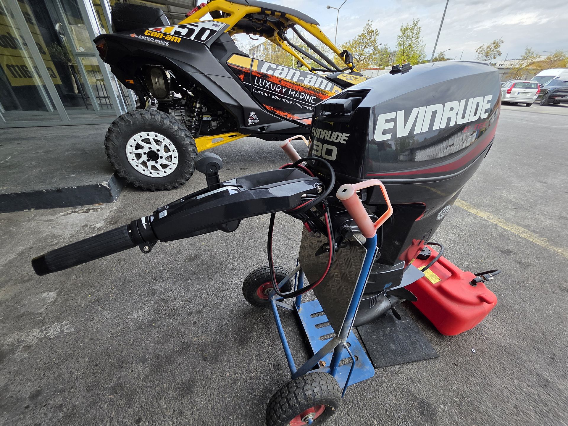 Evinrude E 30 DRGAF - kratka os - ro�no upravljanje - 13 ur - 2019