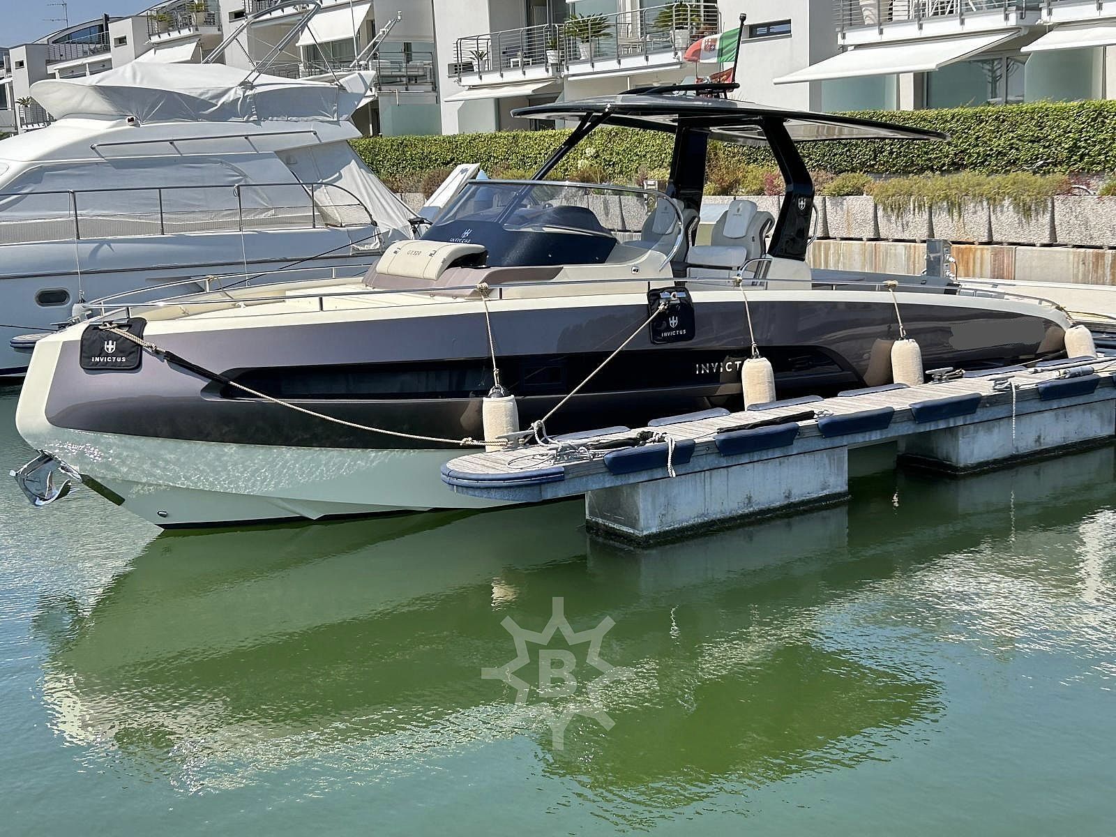 Invictus GT320 - 2024